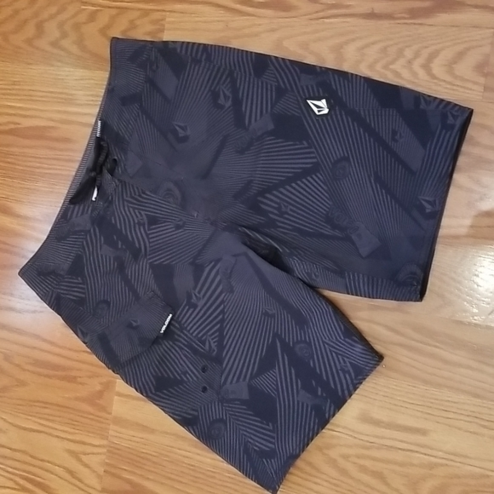 Volcom mod-tech shorts size‎ 27 broad shorts